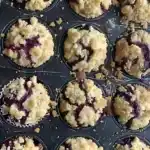 Blaubeermuffins mit Streuseln