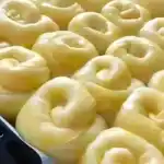 Bosnische Pita Sirnica Strudelteig gefüllt mit käse