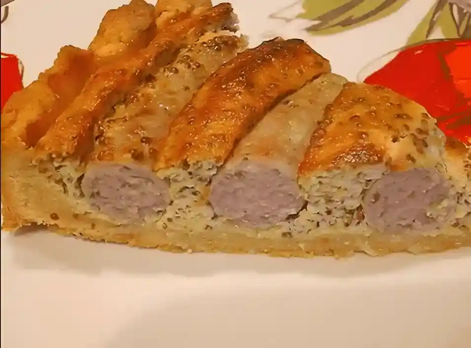 Bratwurst Torte mit Senfkruste