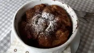 Brioche-and-Butter-Pudding mit Zimtkruste