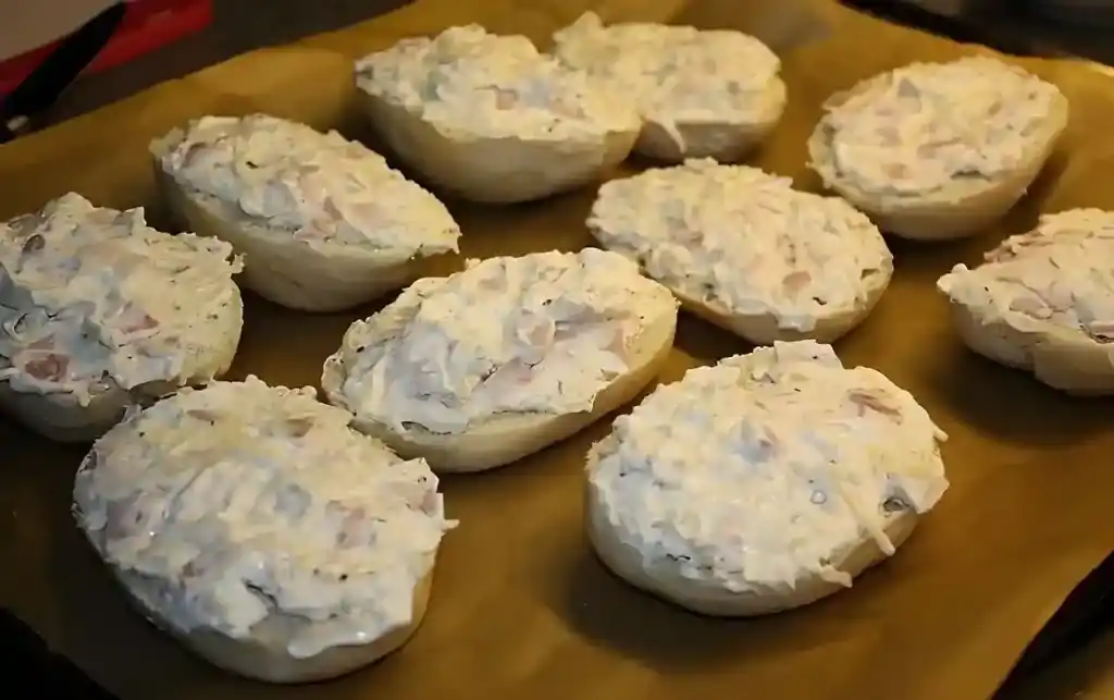 Brotchen mit joghurt und schmand