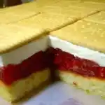 Butterkeks-Kuchen mit Beeren