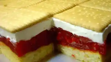 Butterkeks-Kuchen mit Beeren