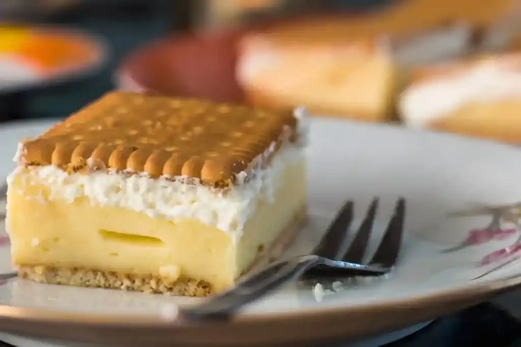 Butterkeks-Vanillecreme-Schnitten Kuchen – Butterkeks Torte ohne backen