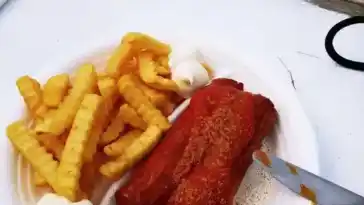 Currywurst mit Pommes 😋😋