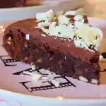 Double Chocolate Cake mit Cashews und Mandel