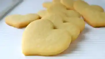 EINFACHE VANILLE KEKSE