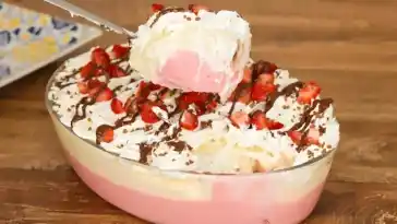 ERDBEER MASCARPONE DESSERT