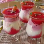 ERDBEEREN MIT VANILLE – EIERLIKÖR – CREME