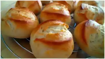 Einfache, aber köstliche DDR-Brötchen