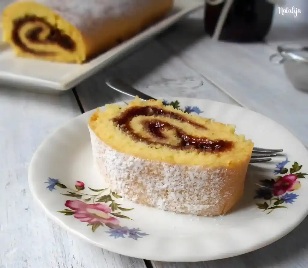 Einfaches Brötchen mit Marmelade