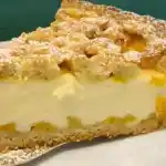 FRUCHTIGER KUCHEN MIT KNUSPRIGEN STREUSELN