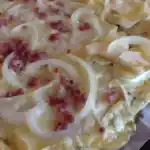 Flammkuchen mit Ziegenkäse, Rosmarin und Honig