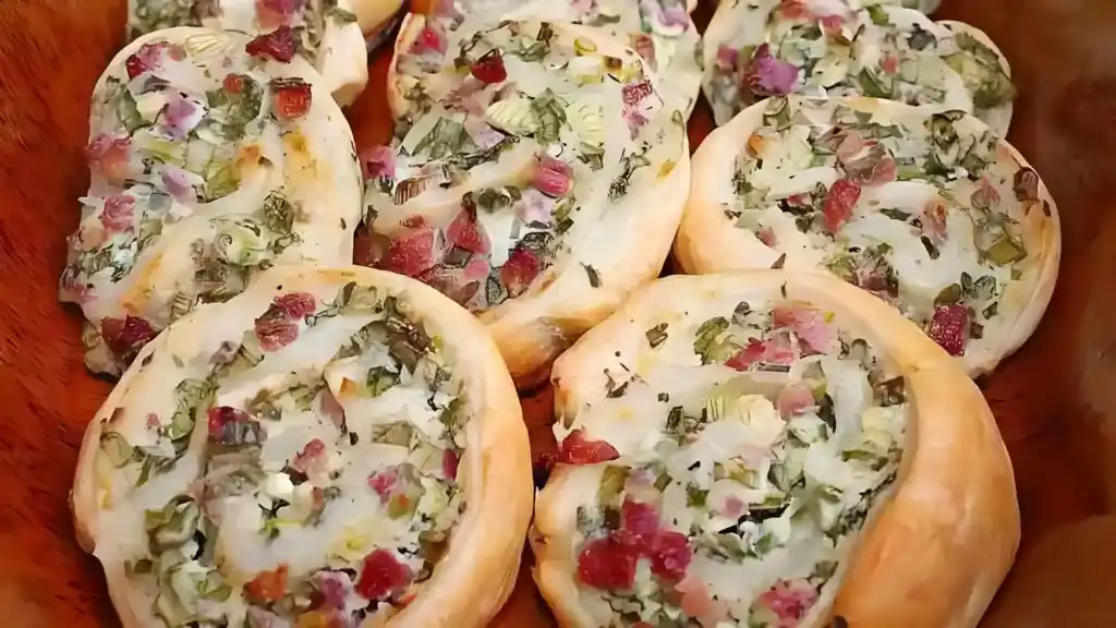 Flammkuchenrolle zum Mittagessen, sehr einfach!