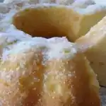 Frischer und saftiger Joghurtgugelhupf Rezept