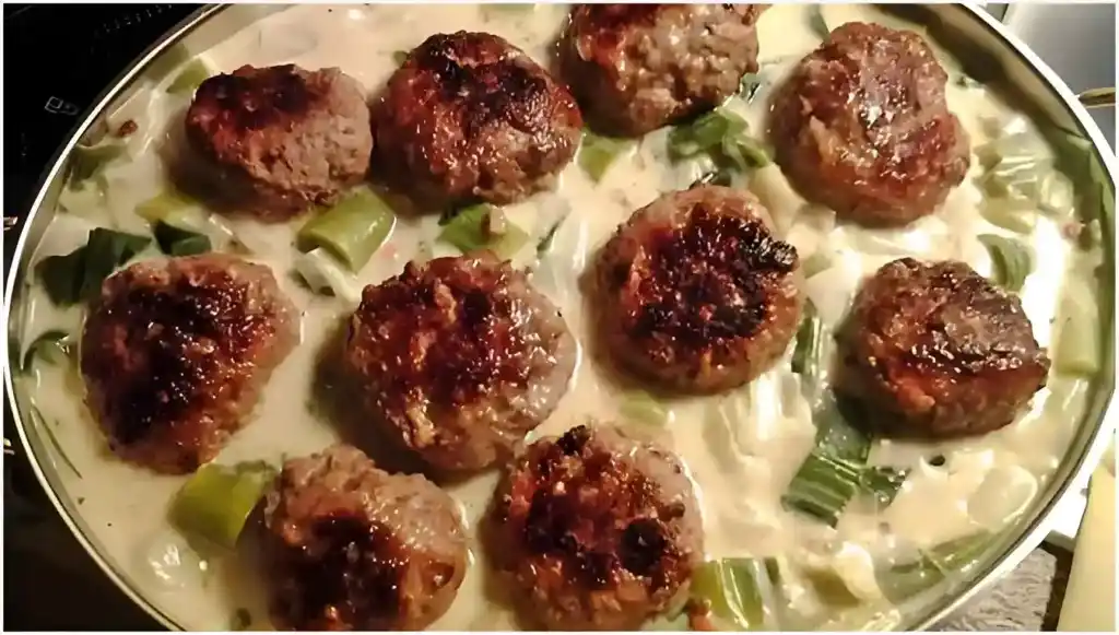 GANZ EINFACH UND SO ÜBERTRIEBEN LECKER FRIKADELLEN IN GEMÜSE SAHNE SAUCE