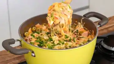 Gemüseeintopf mit schinken käse bereit in weniger als 30 minuten