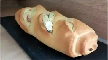 Gerolltes Zwiebelbrot mit Frischkäse nur 3 Zutaten!
