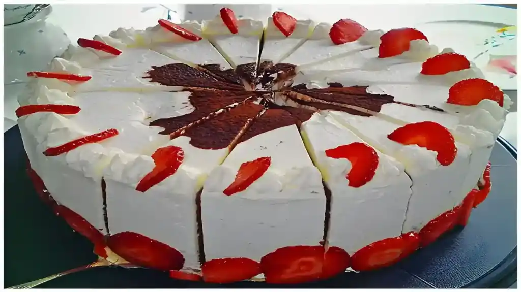 Gewickelte Erdbeer – Tiramisu – Torte