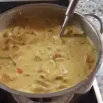 HÄHNCHEN CURRY LAUCH-SUPPE