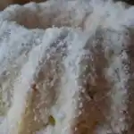 Herrlicher-raffaello-gugelhupf-mit-vanillecreme