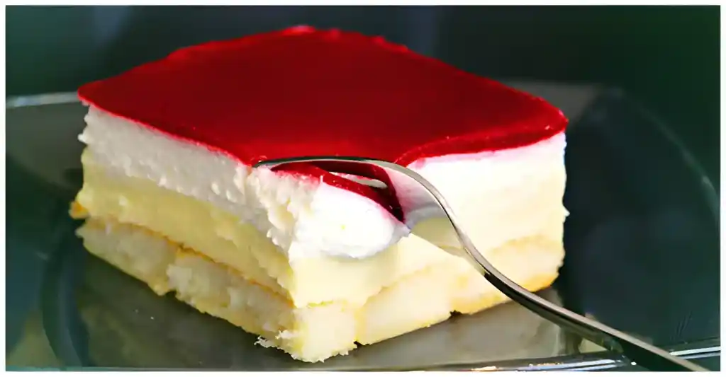 Himbeer-Puddingcreme Schnitten (Kuchen ohne Backen)