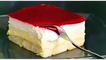 Himbeer-Puddingcreme Schnitten (Kuchen ohne Backen)