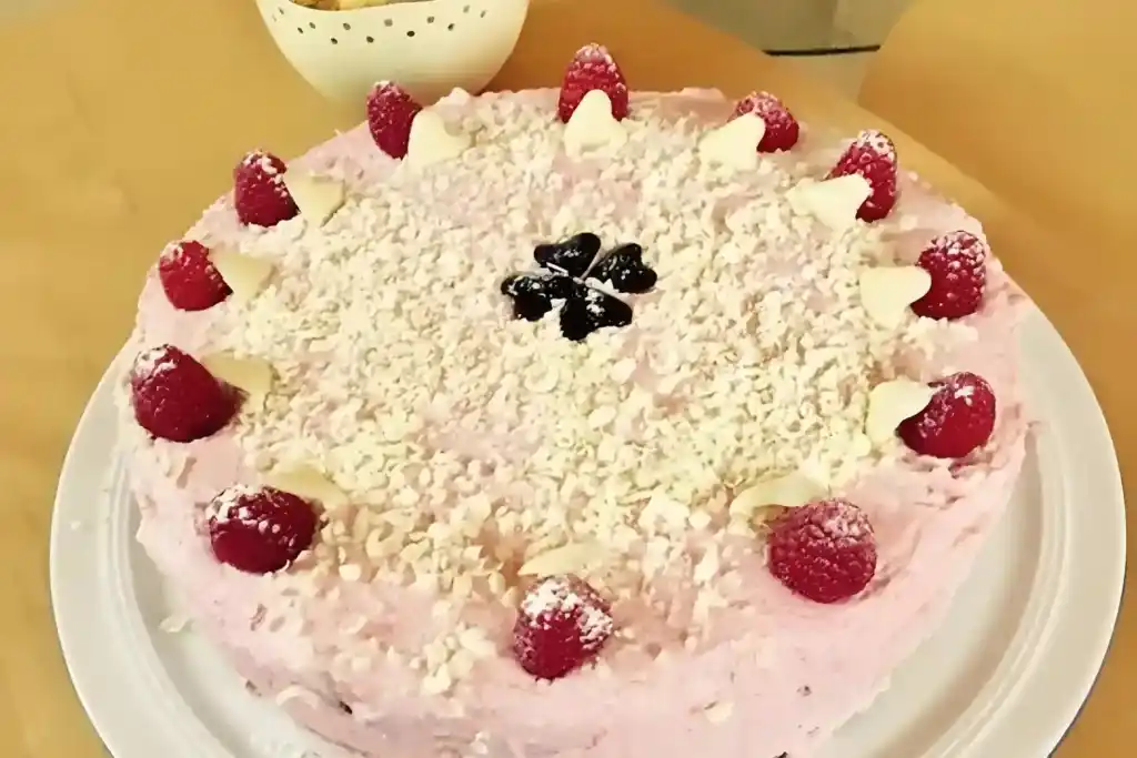 Himbeer-Sahne-Torte mit Schmand