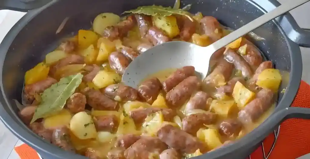 Kartoffel Bratwurst Pfanne in 15 Minuten fertig!