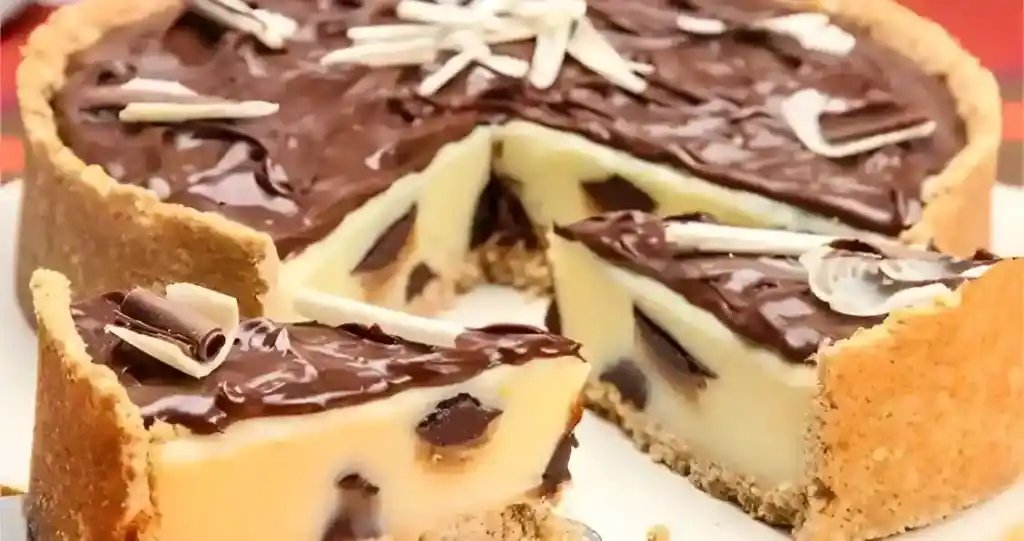 KÄSEKUCHEN MIT KINDERRIEGEL & VANILLEPUDDING