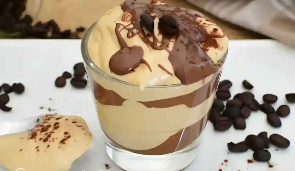 Käsekuchen Creme mit Nutella im Glas