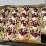 Kirsch Eierlikör Blechkuchen mit Schmand Sahne