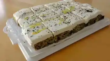 Kirsch – Eierlikör – Blechkuchen mit Schmand – Sahne