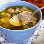 Kohlrabicremesuppe mit Fleischkloschen 4x
