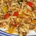 Kritharaki-Salat mit Hackfleisch