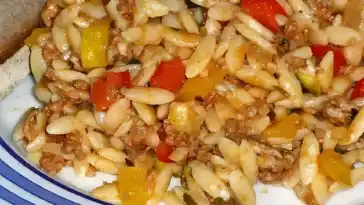 Kritharaki-Salat mit Hackfleisch