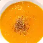 Kürbissuppe mit Ingwer und Kokosmilch