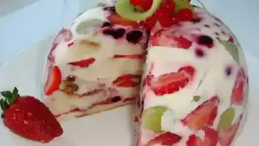 Leckere ZACK ZACK Sahne-Torte mit Obst – ohne Backen und in nur 5 Minuten zubereitet