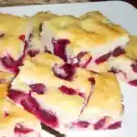 Luftiger Kirschkuchen