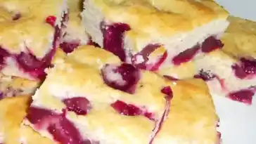 Luftiger Kirschkuchen