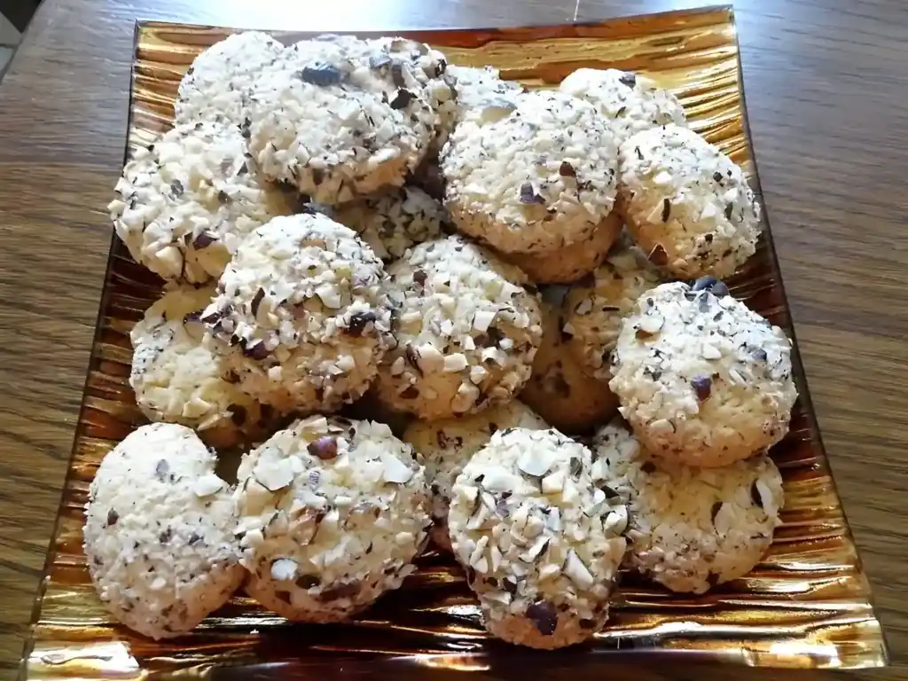 NUSSGEBÄCK – AUCH ALS WEIHNACHTSGEBÄCK