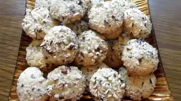 NUSSGEBÄCK – AUCH ALS WEIHNACHTSGEBÄCK