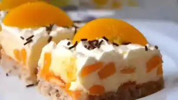 Nusskuchen mit Pfirsichcreme 4x
