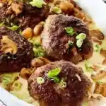 Ofenfrikadellen in Champignon Rahm