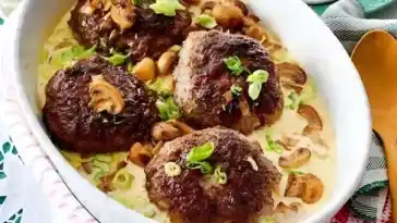 Ofenfrikadellen in Champignon Rahm