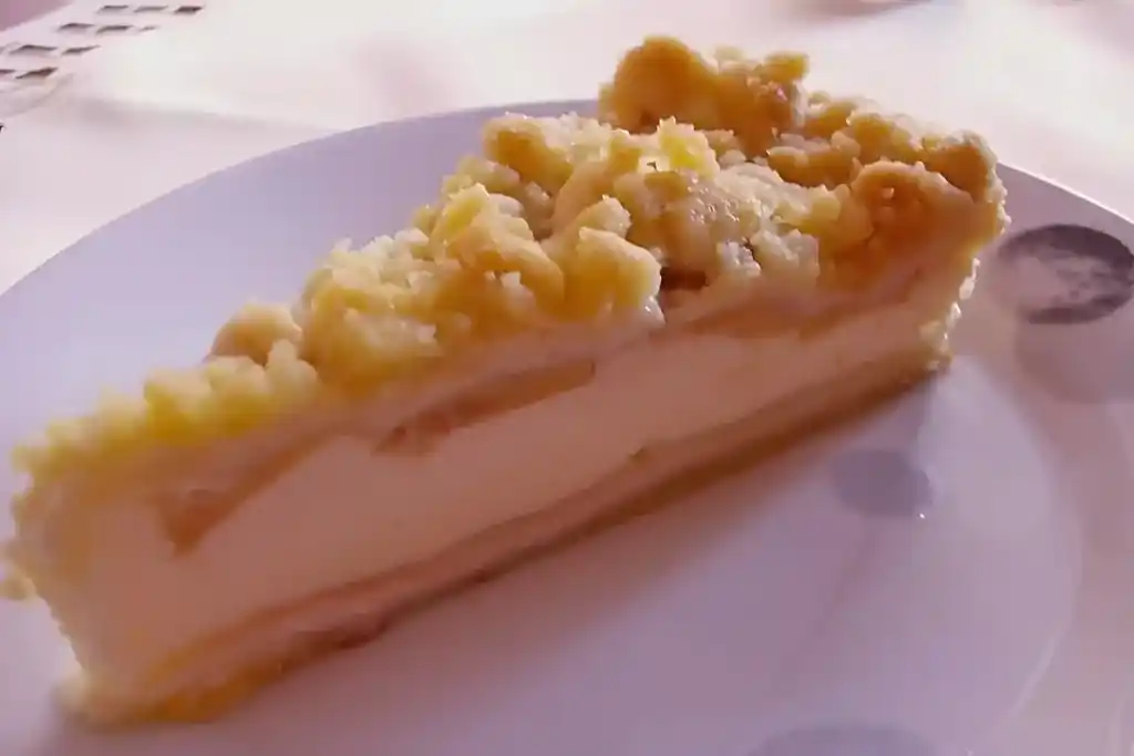 Omas Quark-Apfel-Streusel-Torte