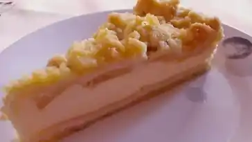 Omas Quark-Apfel-Streusel-Torte