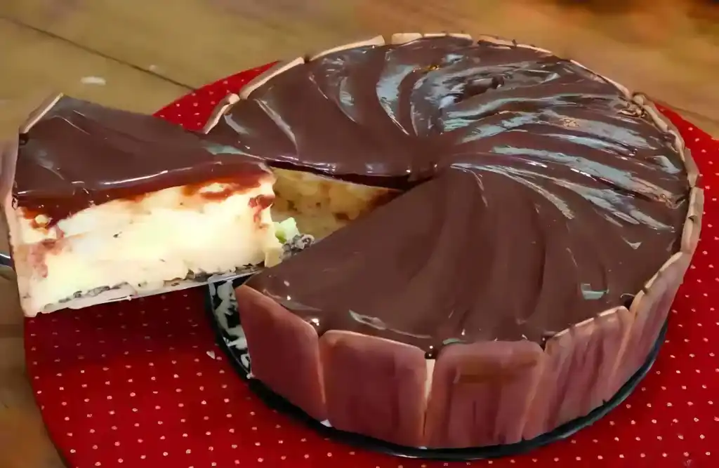 PHILADELPHIA TORTE MIT SCHOKOGLASUR