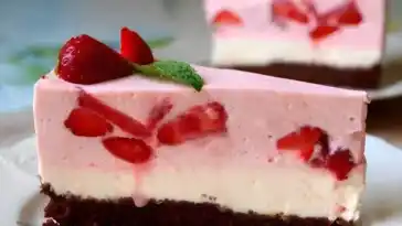 Quark-Sahne-Erdbeertorte ohne Backen