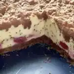 Quark Streuselkuchen mit Vanille Kirschfüllung